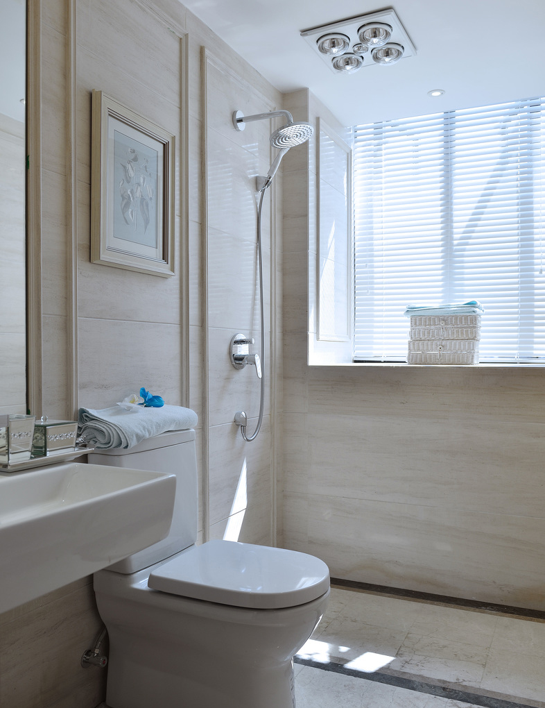 卫浴造型不在于奇特而使和整个洗手间风格的搭配，简单下的简单，总是特别的。