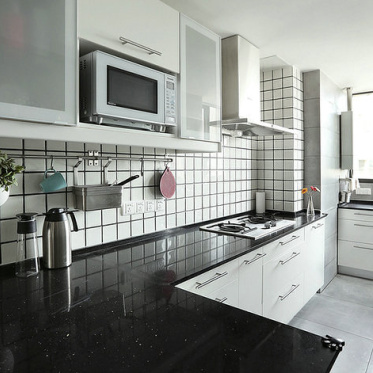 北欧简约L型厨房装修设计