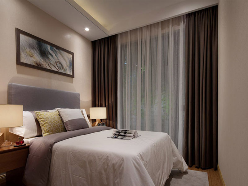 客房要整洁，深色窗帘能带来更好的休息，让客人体验感更好。