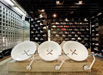 别具一格造型独特的鞋店装修图片