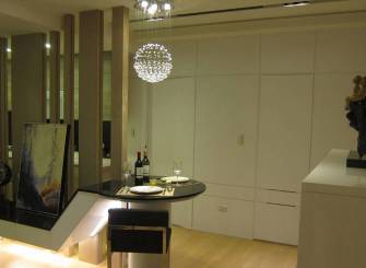 现代简约风格餐厅家具图片
