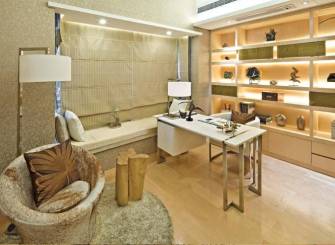 134m²三居室简约风格书房飘窗装修效果图-简约风格书桌图片