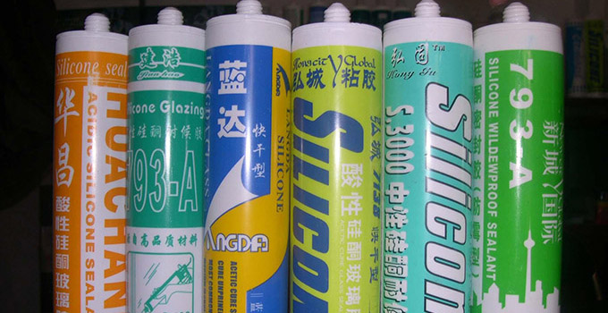 玻璃胶排名_打玻璃胶
