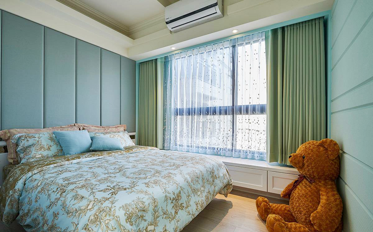 Tiffany蓝的小孩房以色彩铺陈空间层次。