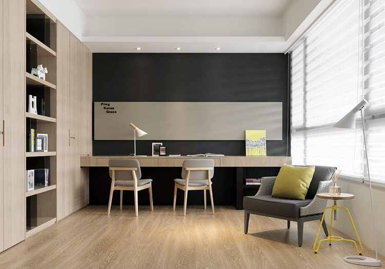 以灰色作为墙面的基调色，原木色的书柜，宜家风极强。