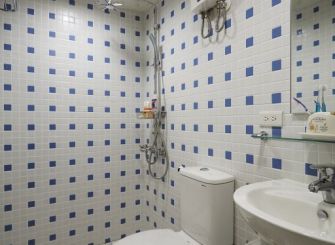 米色宜家卫生间设计图片