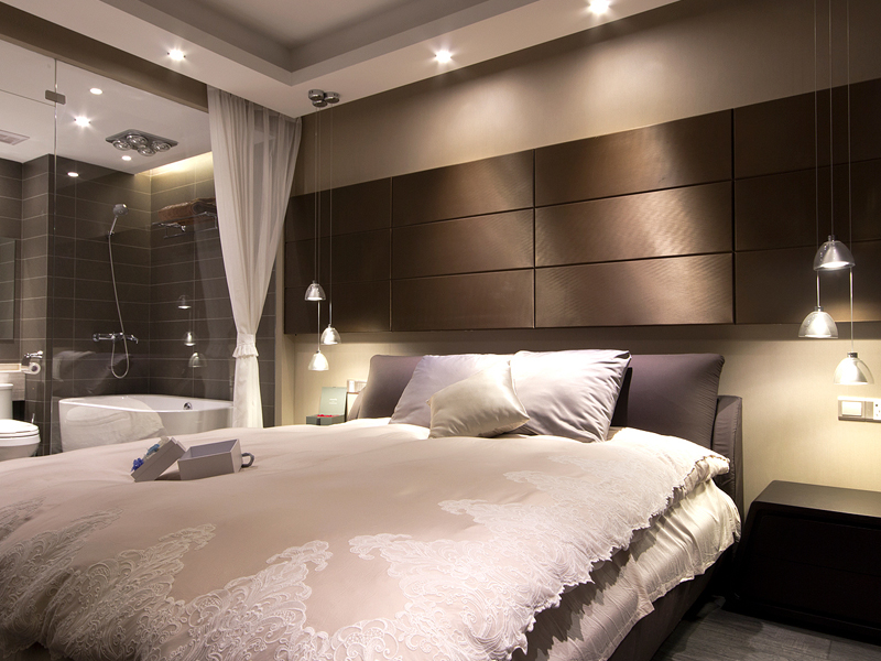 不要错过卧室大床边的透明浴室噢，真的是浪漫性感满满。